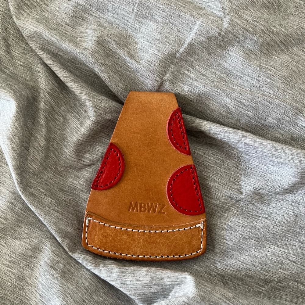 Pizza leather card holder